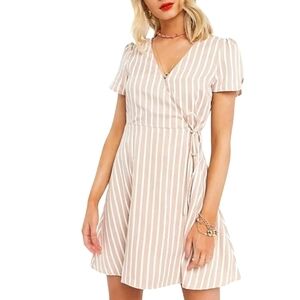 Gilli sz L Striped Mini Wrap Dress